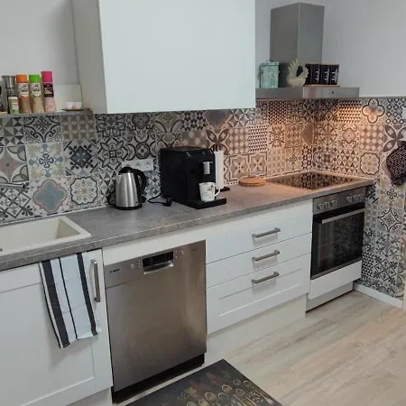 Juwel Im Zentrum Terrasse+garten 75m² 아파트